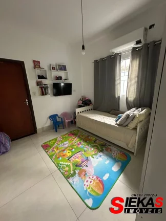 Imagem Oportunidade imperdível: Casa à venda em Praia Grande-SP, Maracanã - 2 quartos, 1 suíte, 1 sala, 2 banheiros, 2 vagas, 120 m².