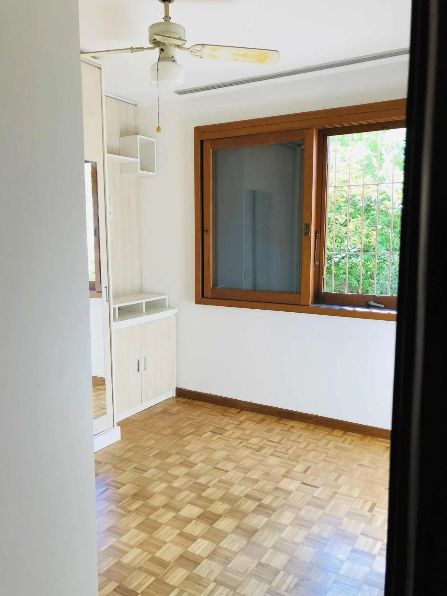 Imagem Apartamento Amplo e Pronto para Morar no Bairro Floresta - Porto Alegre
