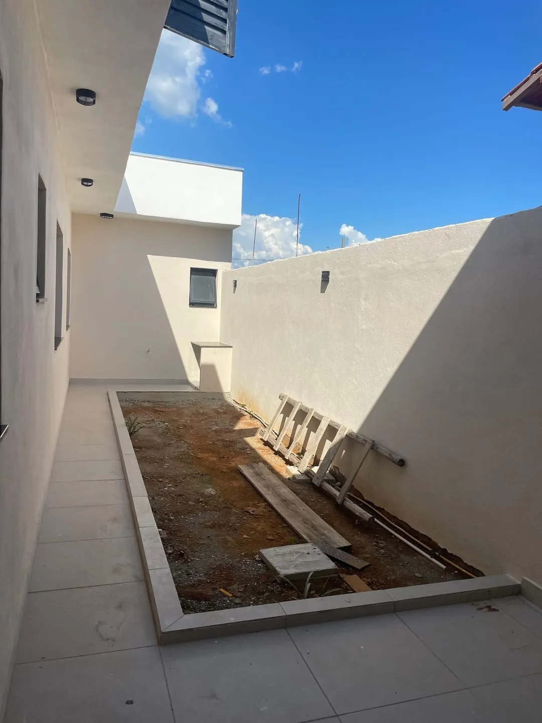Imagem Casa à venda 3 Quartos, 1 Suite, 2 Vagas, 175M², Loteamento Residencial e Comercial Flamboyant, Pindamonhangaba - SP