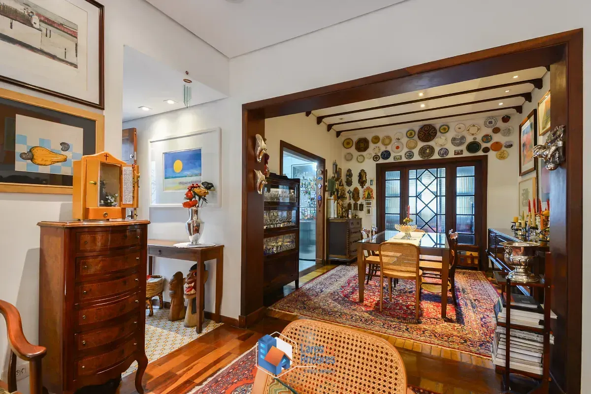 Imagem Casa para venda em Pacaembu com 3 quartos, sendo 3 suítes, 422m²