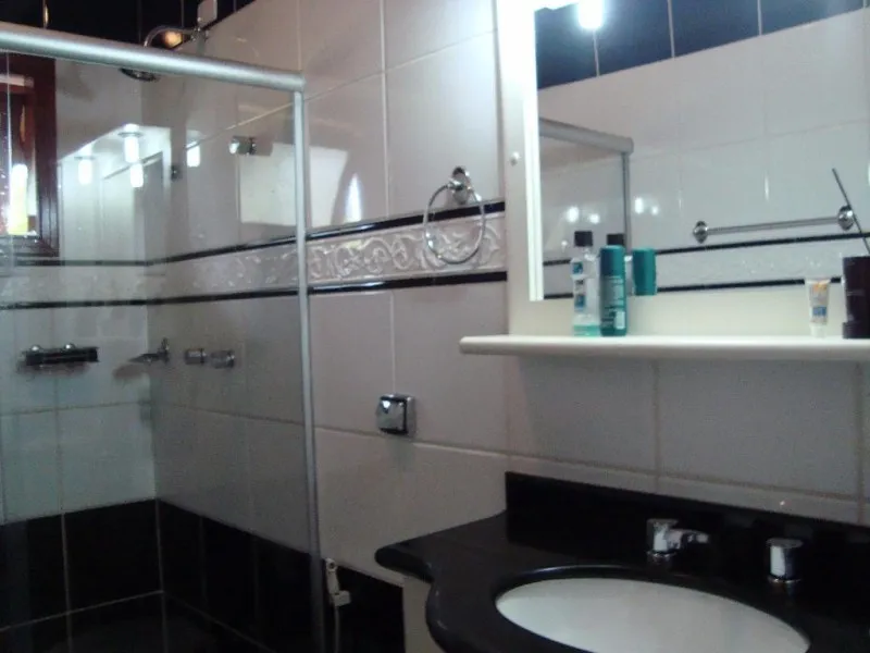 Imagem Imperdível oportunidade de adquirir casa de luxo em condomínio no Condomínio Chácara Flora, Valinhos-SP: 4 quartos, 4 suítes, 6 banheiros, 4 vagas, 430m².