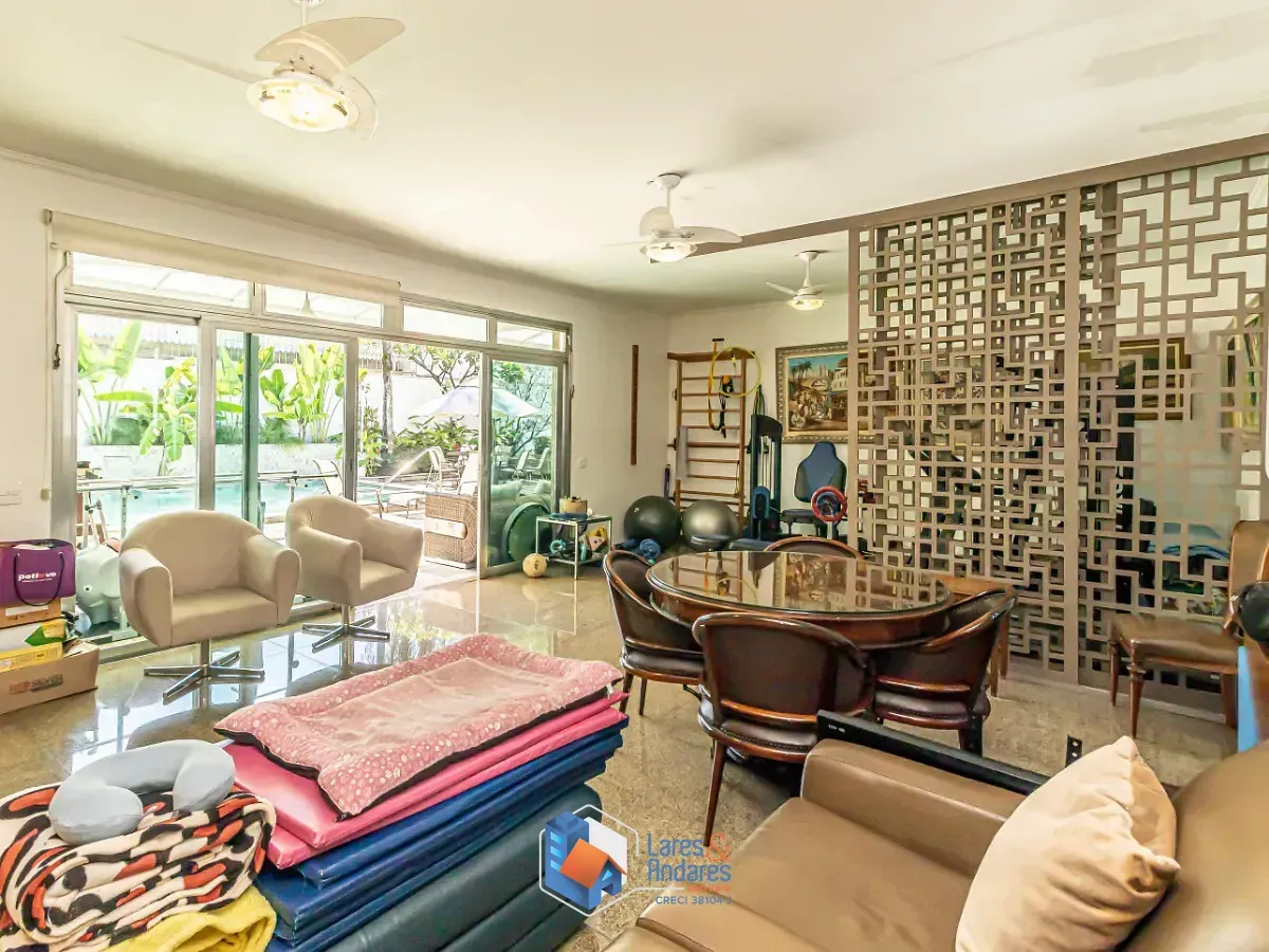 Imagem Casa para venda em Pinheiros com 5 quartos, sendo 5 suítes, 735m²