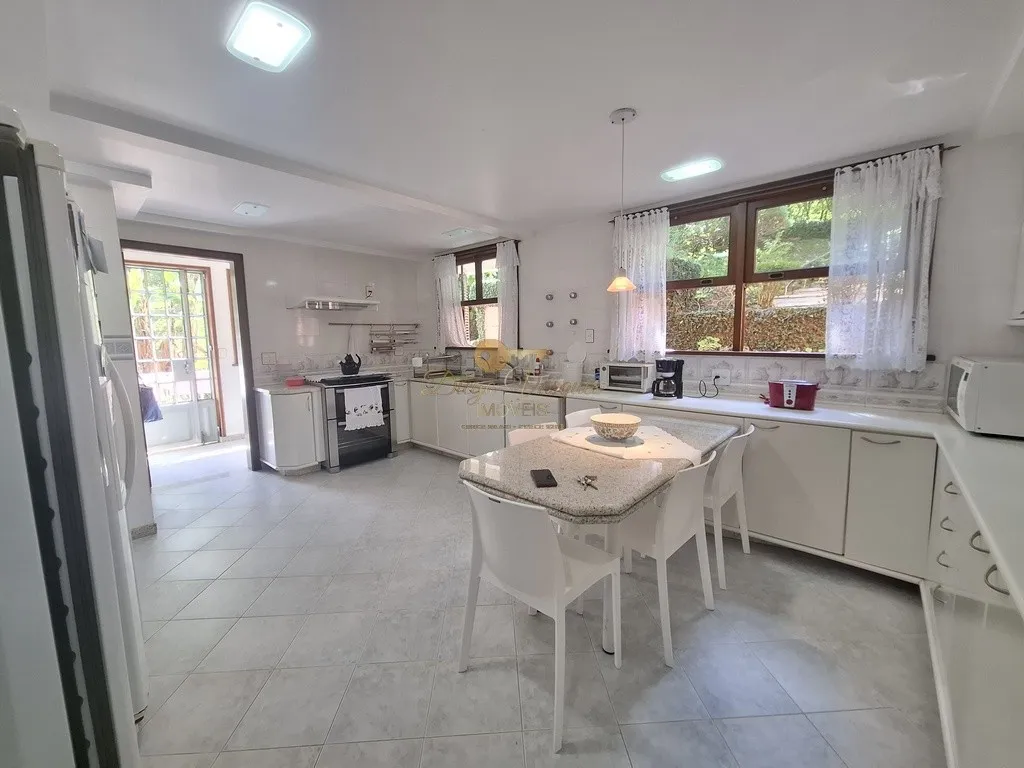 Imagem Casa em Condomínio para Venda em Teresópolis / RJ no bairro Parque do Imbui
