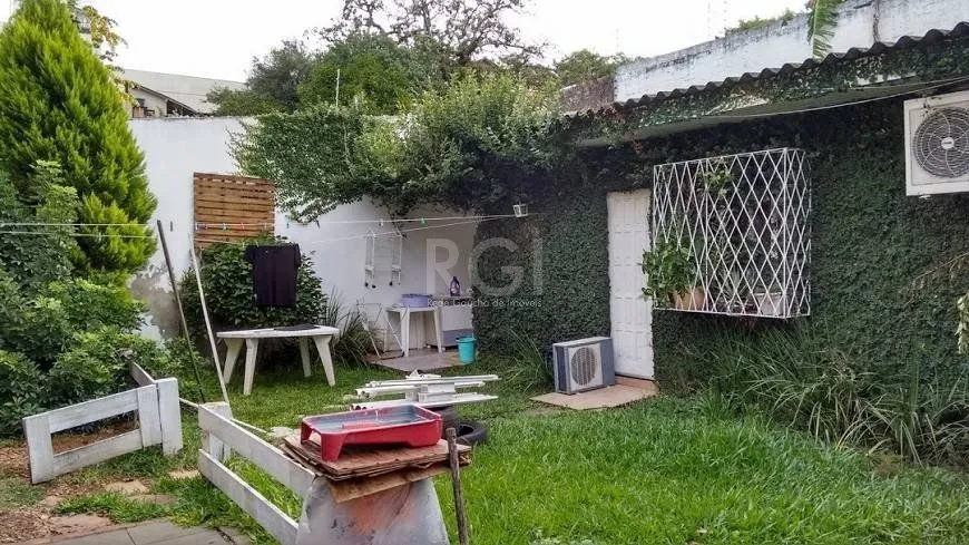 Imagem Predio para Venda - 244.51m², 0 dormitórios, 4 vagas - Partenon