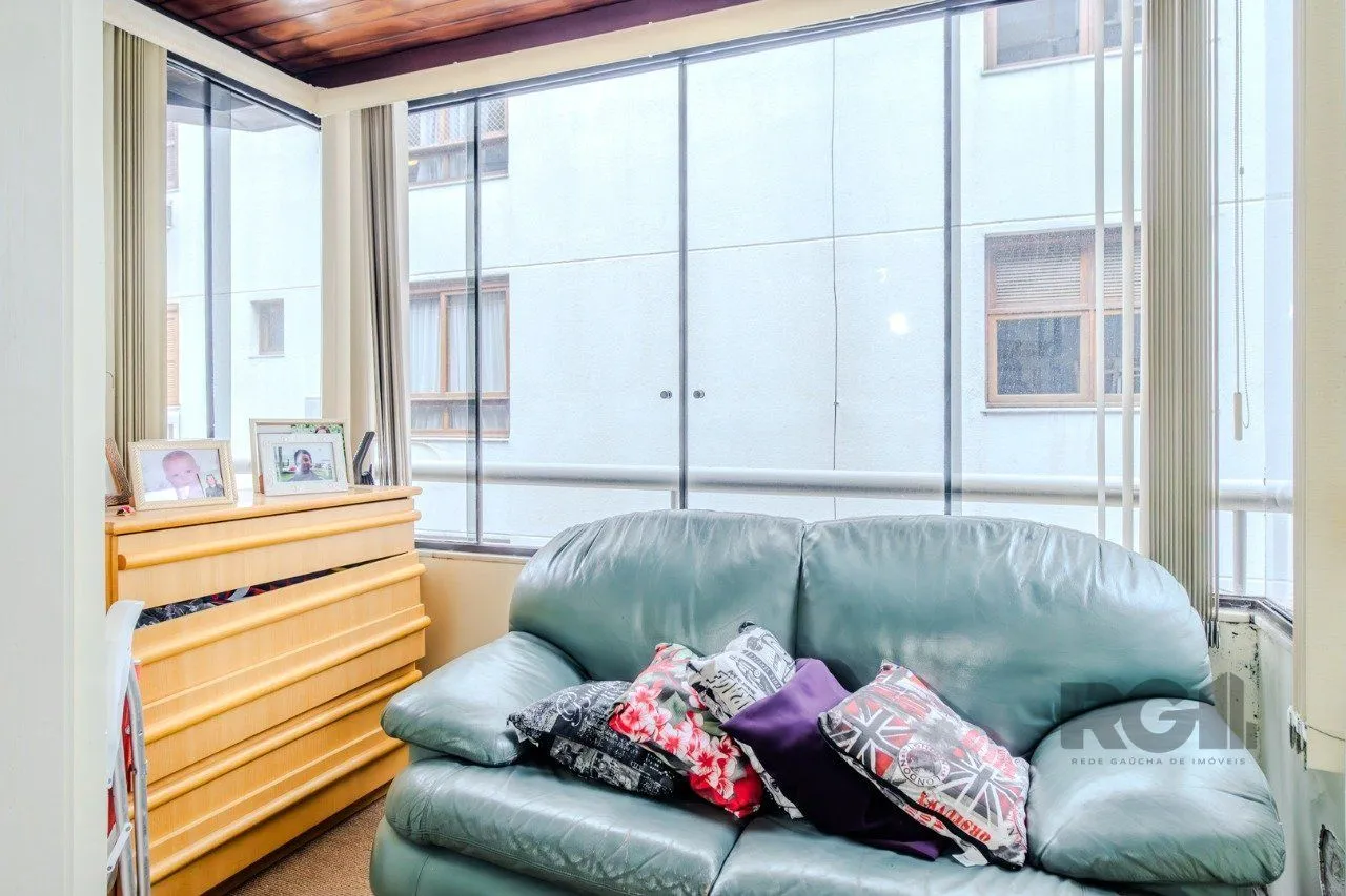 Imagem Apartamento de 1 quarto, sacada e uma vaga de garagem no bairro Santana POA/RS.
