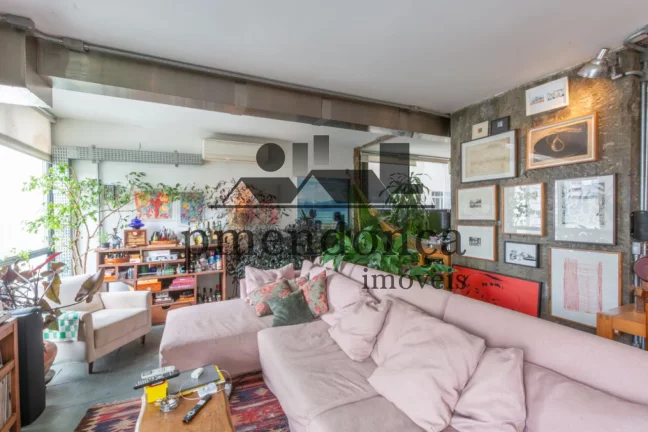 Imagem Charmoso apartamento no coração da Av Angélica, com 3 quartos (1 suíte) e 1 vaga