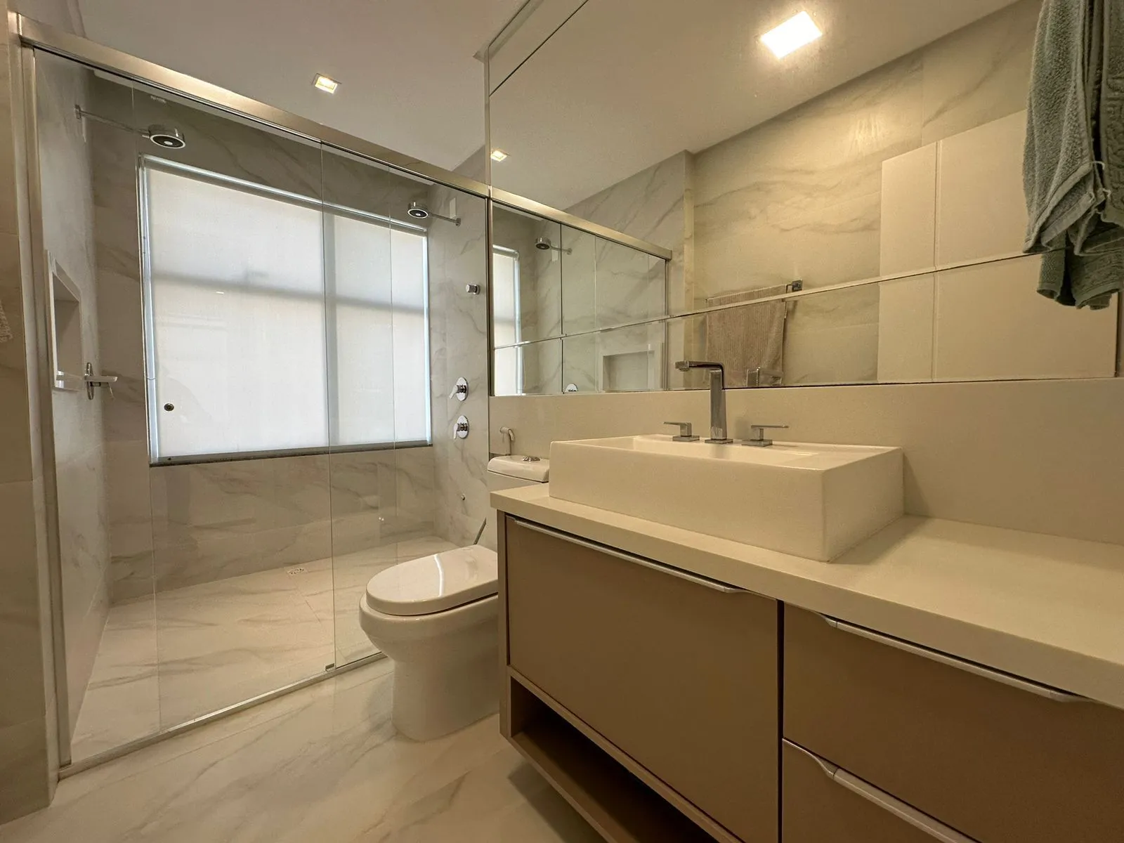 Imagem Apartamento com vista para o mar à venda com 187m2 por R$ 4.900.000,00