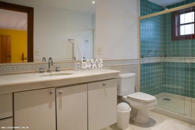 Imagem Imperdível: Casa em Condomínio de Luxo em Geribá, Búzios-RJ! 4 quartos, 4 suítes, 5 banheiros, 2 vagas, 300m². Venha conferir!