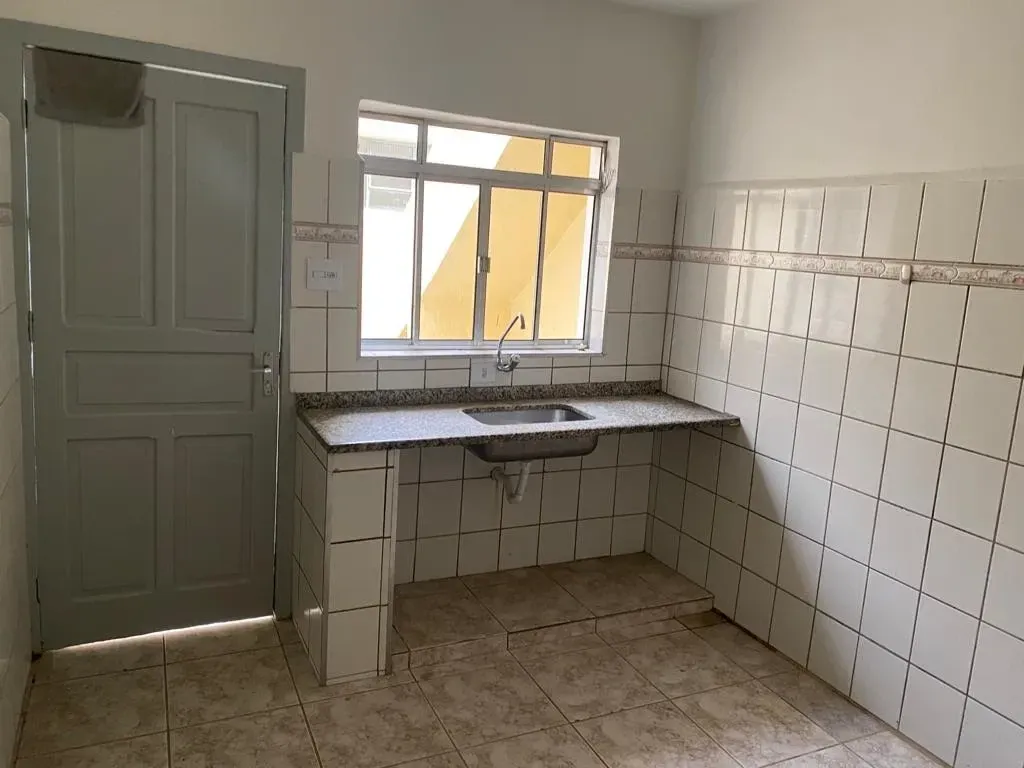 Imagem Casa com 2 Quartos para Alugar, 100 m² em Vila Anastácio - São Paulo
