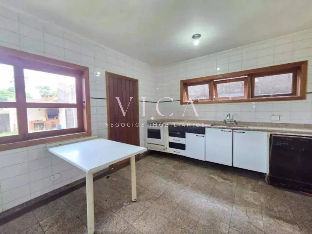 Imagem Alphaville 12| Casa 300m² 4 dorm 2 suítes, piscina e 3 vagas |2.100.000