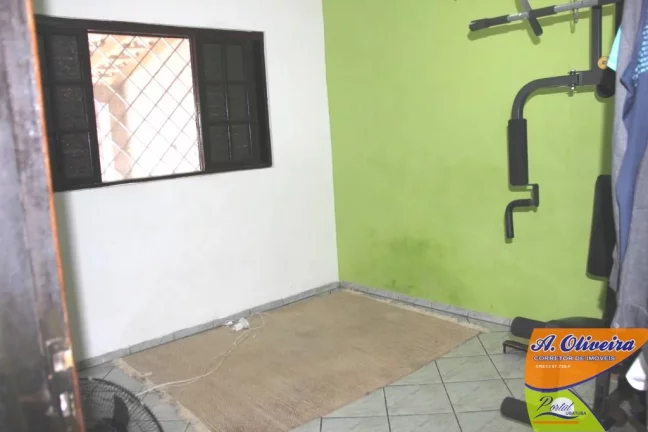 Imagem Casa com 02 dormitórios - 400 metros da praia.