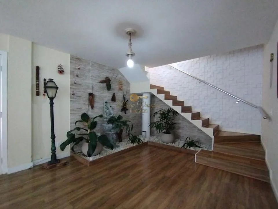 Imagem Casa em Condomínio para Venda em Teresópolis / RJ no bairro Albuquerque
