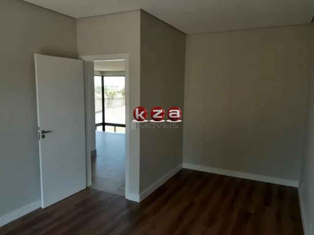 Imagem Luxuosa Casa em Condomínio à Venda em Valinhos-SP, Bairro Le Village 3 Quartos, 3 Suítes, 2 Salas, 5 Banheiros, 2 Vagas, 230m².