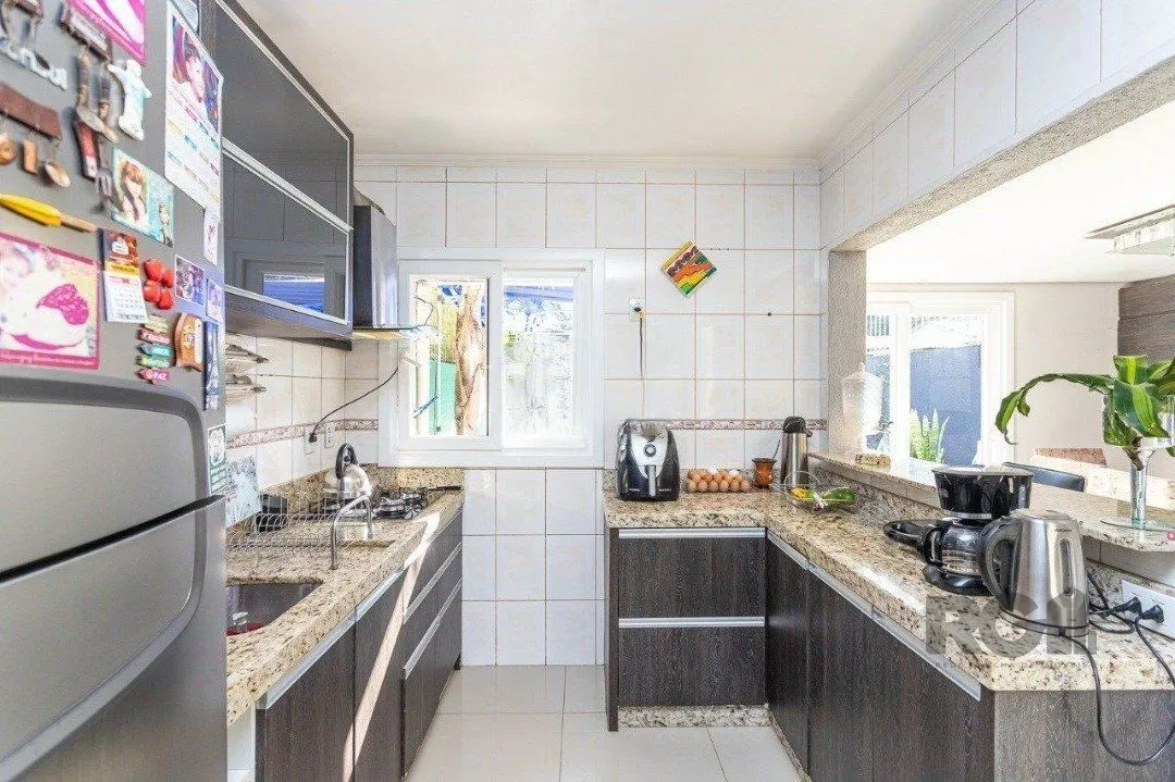 Imagem BELÍSSIMA CASA 3 SUÍTES NO CORAÇÃO DO BAIRRO TRISTEZA