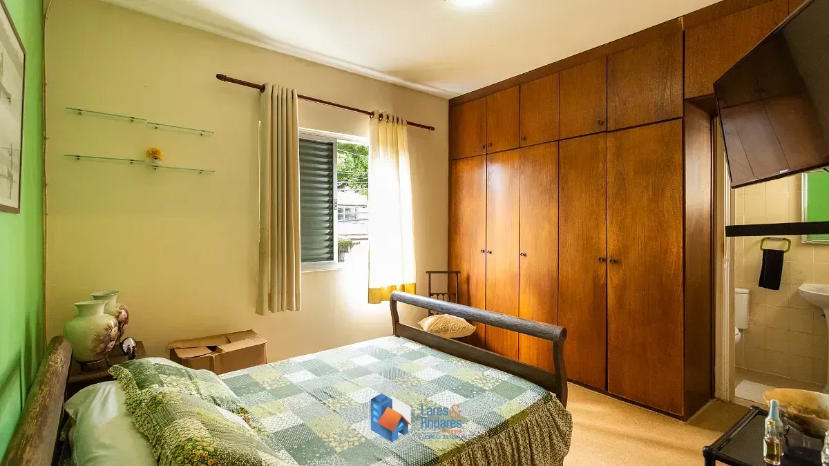 Imagem Casa para venda em Vila Cordeiro com 5 quartos, sendo 1 suíte, 154m²