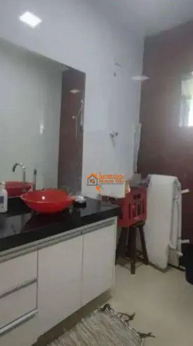 Imagem Sobrado com 3 dormitórios à venda, 180 m² por R$ 850.000 - Vila Carmela I - Guarulhos/SP