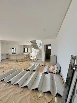 Imagem Casa de Alto Padrão no Alphaville Jacuhy com 3 suites