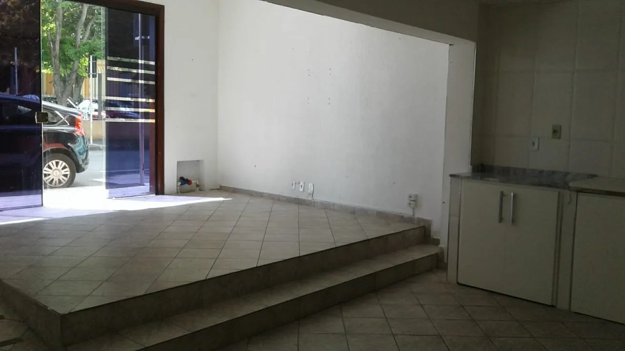 Imagem Comercial à venda 3 Quartos, 1 Suite, 10 Vagas, 664M², São Benedito, Pindamonhangaba - SP