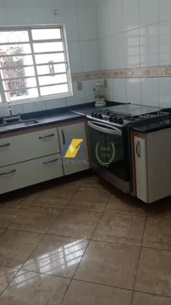Imagem Sobrado à Venda com 359m², 4 dormitórios, 4 suítes, 1 sala e 5 vagas!!!