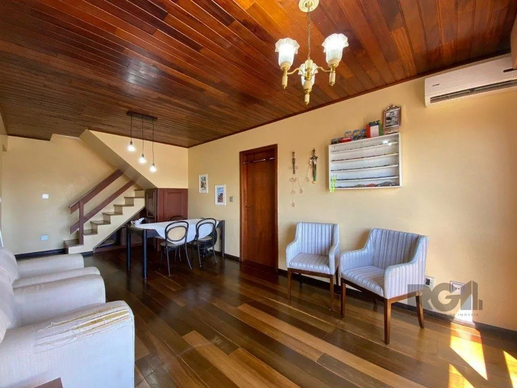 Imagem Cobertura Duplex para Venda - 269,97², 3 dorm, 1 suite, 2 vagas - Menino Deus
