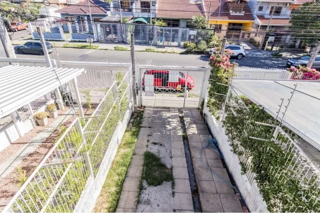 Imagem Casa para venda no bairro Guarujá em Porto Alegre