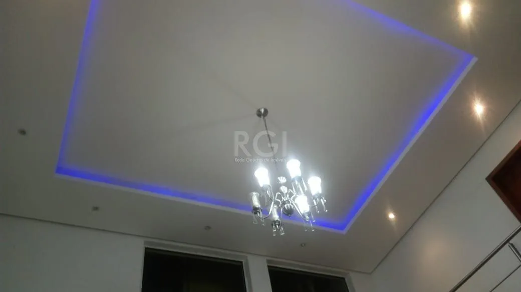 Imagem Casa para Venda - 300m², 3 dormitórios, sendo 3 suites, 6 vagas - São Lucas