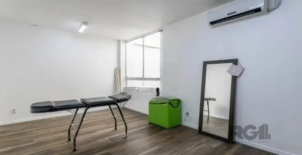 Imagem Casa no bairro Petrópolis de 3 dormitórios e 4 vagas