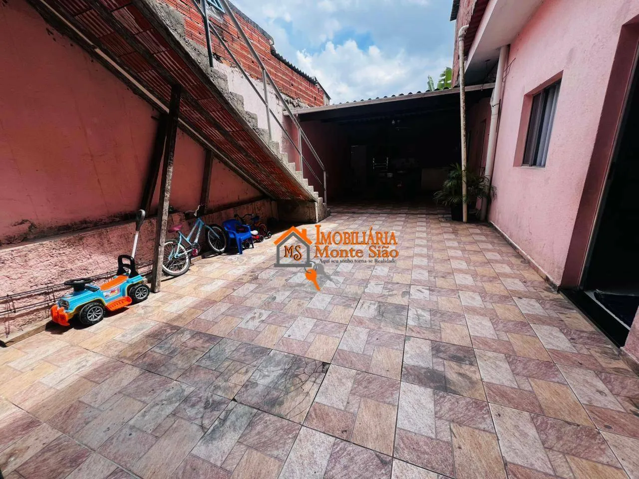 Imagem Casa com 5 dormitórios à venda, 240 m² por R$ 410.000,00 - Cidade Tupinambá - Guarulhos/SP