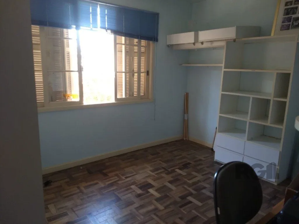Imagem Casa de 168m² - 3 dormitórios, 3 vagas no bairro Nonoai