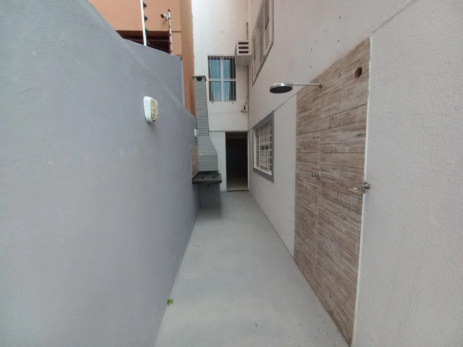 Imagem Sobrado 3 andares e Sala Comercial Anexo Bairro Jardim Guanabara