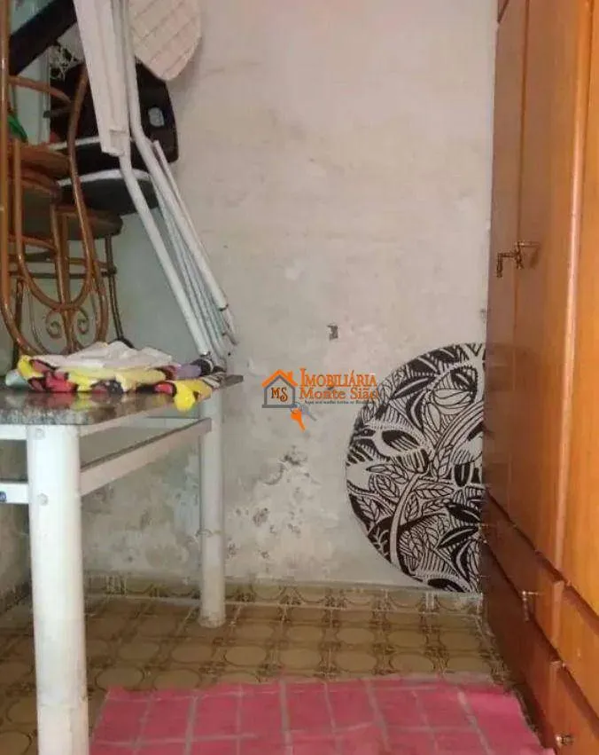 Imagem Sobrado com 4 dormitórios à venda, 176 m² por R$ 800.000,00 - Vila Augusta - Guarulhos/SP
