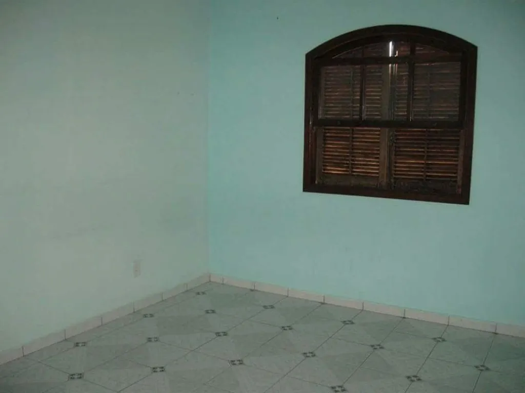 Imagem Excelente Sobrado à Venda na Vila Scarpelli em Santo André-SP: 3 Quartos, 2 Banheiros, 2 Vagas de Garagem - 180,00m²
