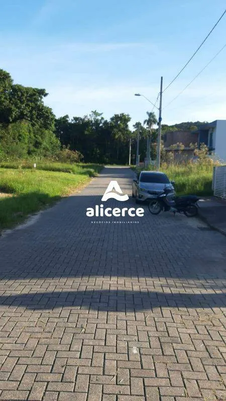 Imagem Terreno à venda com , 200m² em Forquilhas São José