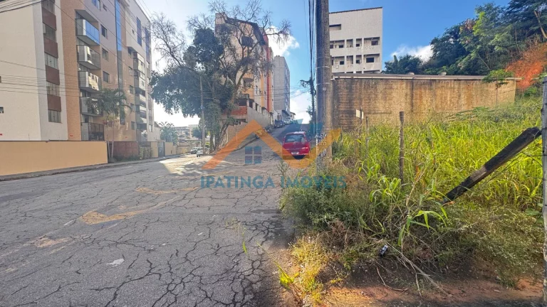 Imagem Terreno de 480m² com frente para duas ruas à venda no bairro Iguaçu – Ipatinga