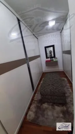 Foto do imóvel Excelente casa no miolo da Granja Viana!