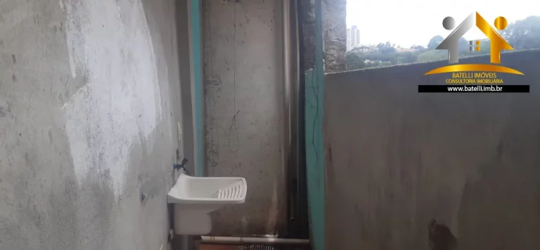 Imagem Casa com 03 cômodos para alugar em Carapicuíba