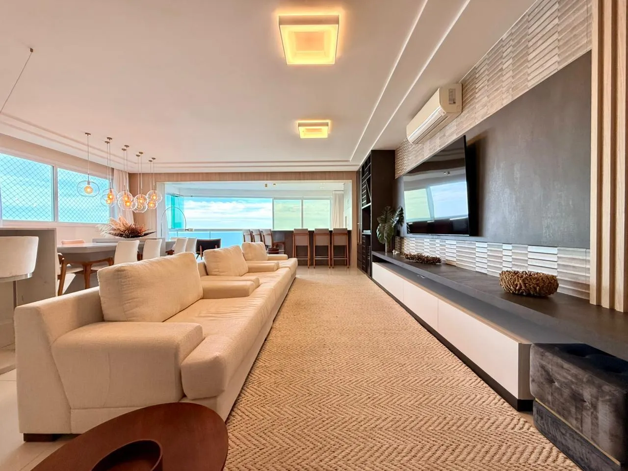 Imagem Apartamento com vista para o mar à venda com 200m2 por R$ 9.300.000,00