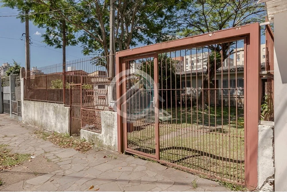 Imagem Venha conhecer este incrível terreno residencial à venda no Bairro Partenon, Rio Grande do Sul! Lo...