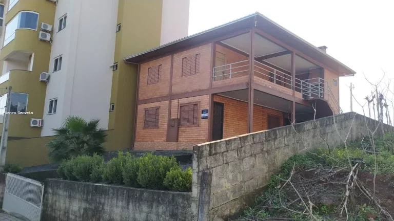 Imagem Casa para Venda em Piratuba, Centro, 6 dormitórios, 4 banheiros, 3 vagas