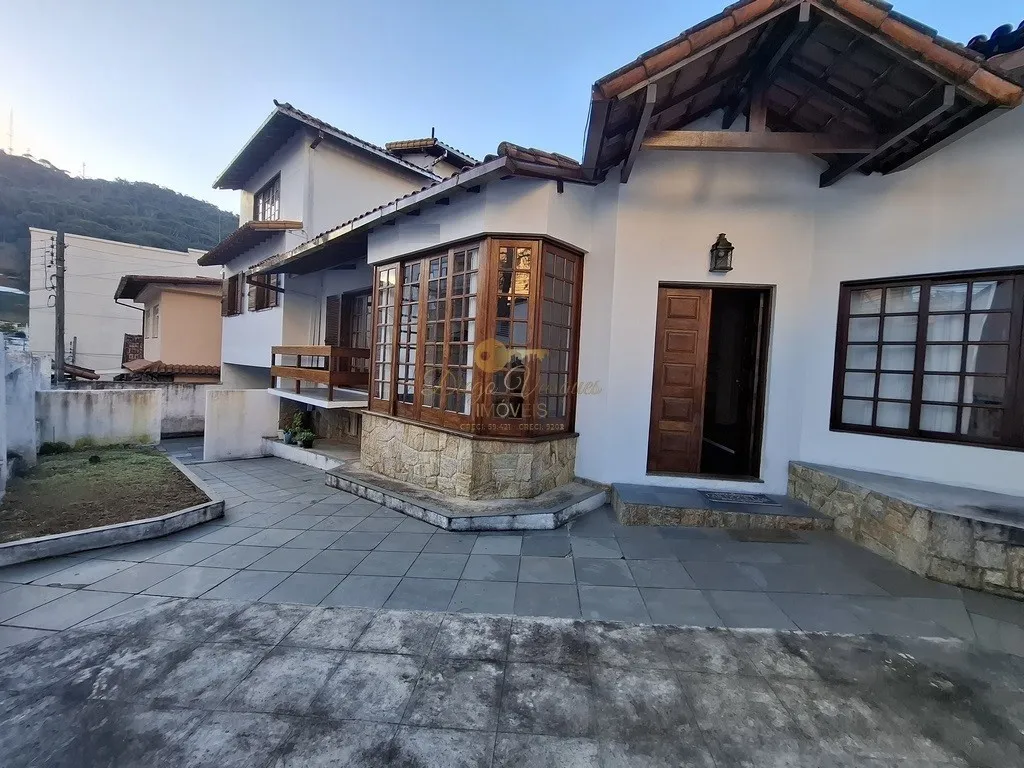 Foto do imóvel Casa para Venda em Teresópolis / RJ em Rua Jornalista Délcio Monteiro