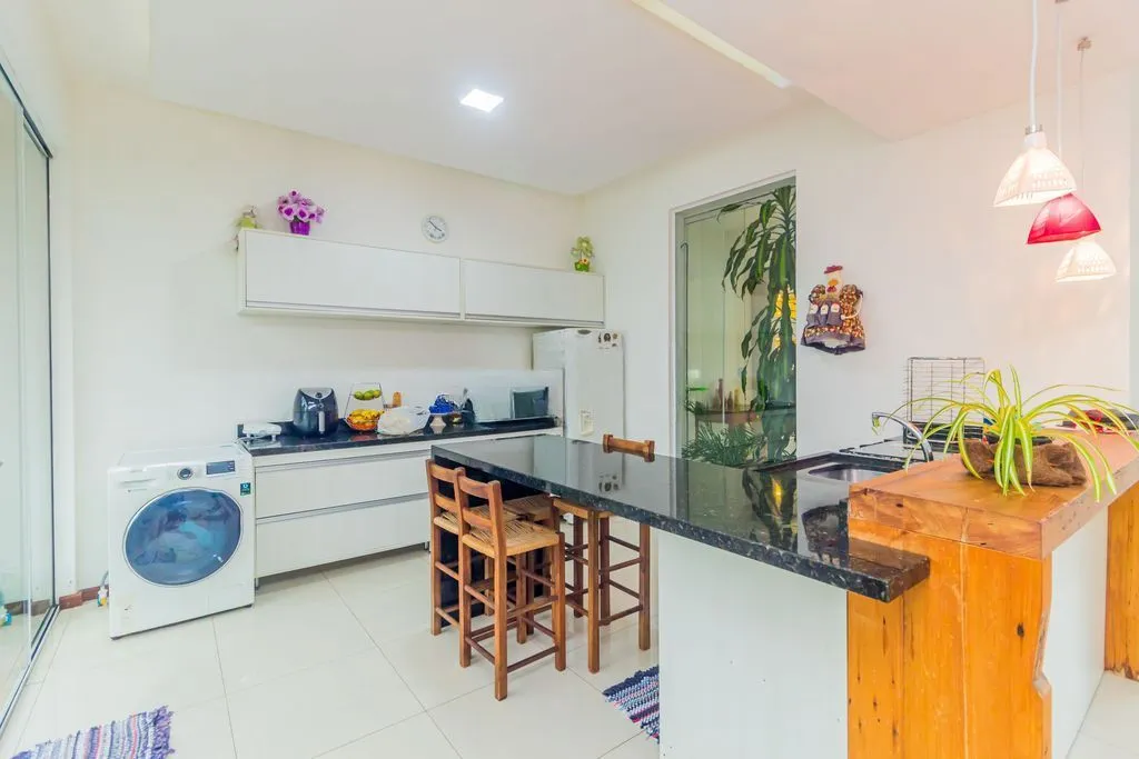 Imagem Casa em Condomínio 3 dorms à venda Avenida Juca Batista, Hípica - Porto Alegre