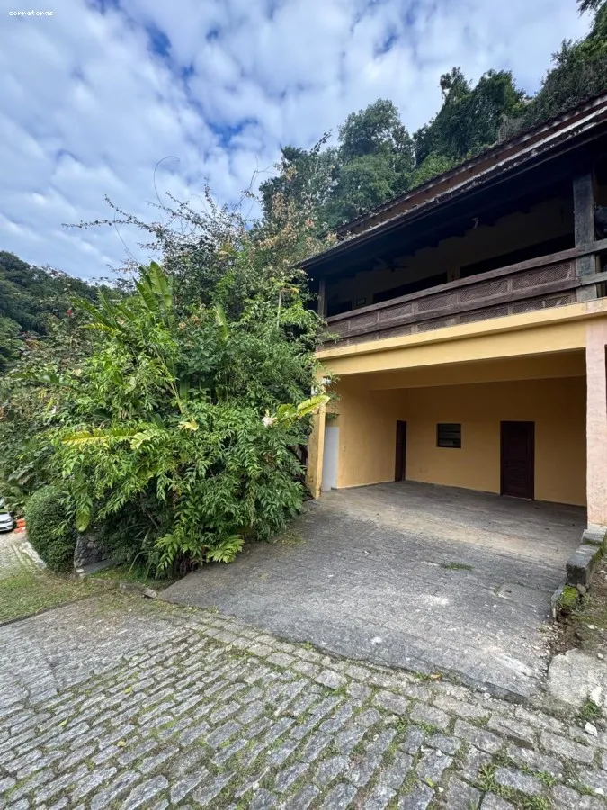 Imagem Sobrado em Condomínio para Venda em São Sebastião, Guaeca, 3 dormitórios, 3 suítes, 4 banheiros, 2 vagas