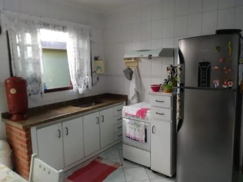 Imagem VENDA DE CASA NO JARDIM AMARAL, EM ITAQUAQUECETUBA/SP, 132m² com 02 dorm, garagem coberta e área de lazer com churrasqueira e redário. CONSULTE-NOS.
