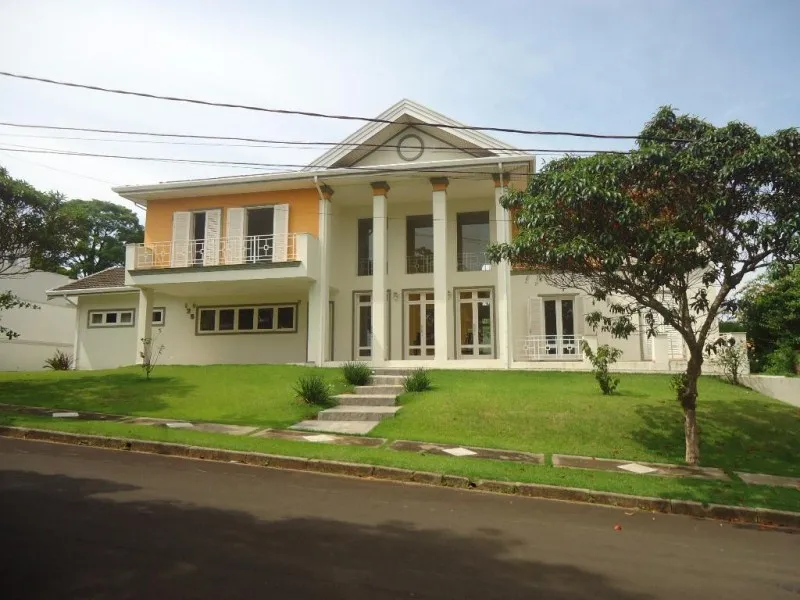 Foto do imóvel Luxuosa casa em condomínio à venda em Valinhos-SP, no Condomínio Village Visconde de Itamaracá - 4 quartos, 4 suítes, 4 salas, 7 banheiros, 6 vagas de garagem, 570m².