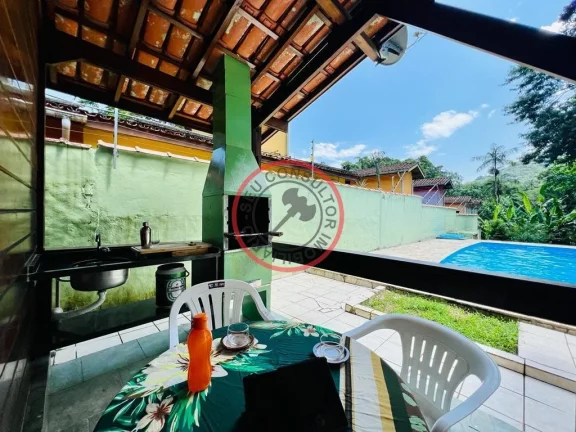 Imagem Casa Térrea, com 2 Quartos, Piscina, Área Gourmet, 3 vagas ,Acesso ao Rio ,Mobiliada