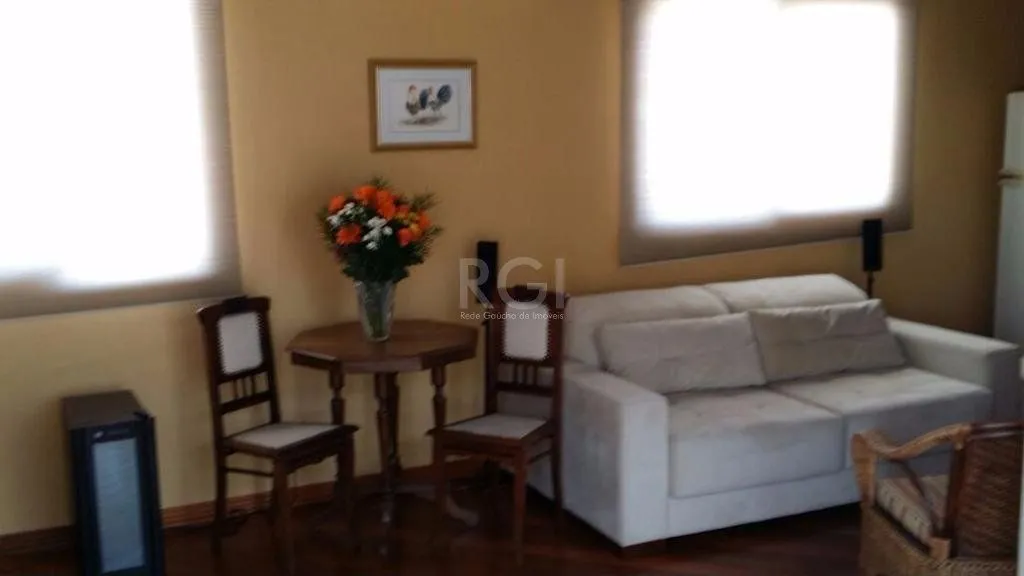 Imagem Vende cobertura mobiliada, 3 dormitórios, 3 vagas, Petrópolis