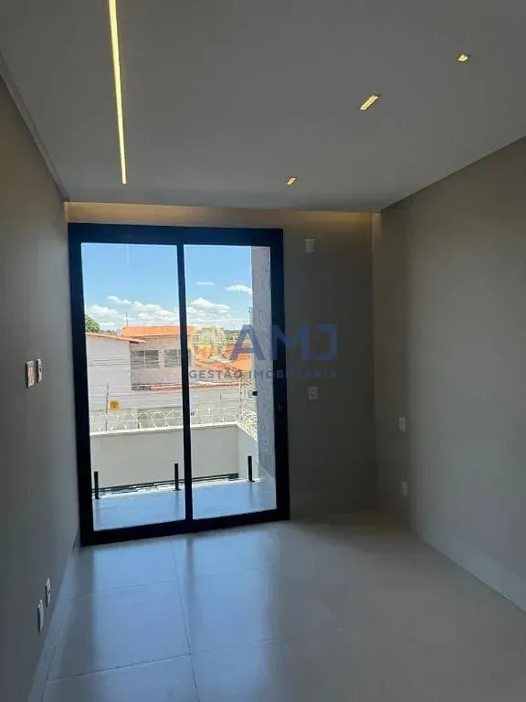 Imagem Venda de Sobrado Alto Padrão - Jardim Vila Boa