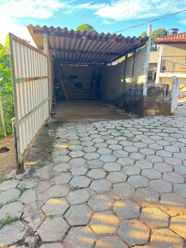 Imagem Vendo um excelente sítio em Crucilândia/MG , área total de 3 hectares (30.000 m²)
