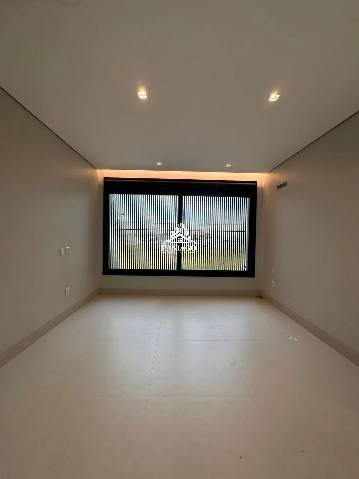 Imagem Casa à Venda no Ginco Florais Pérola | 213m² | 3 Suítes | Piscina Com Hidromassa