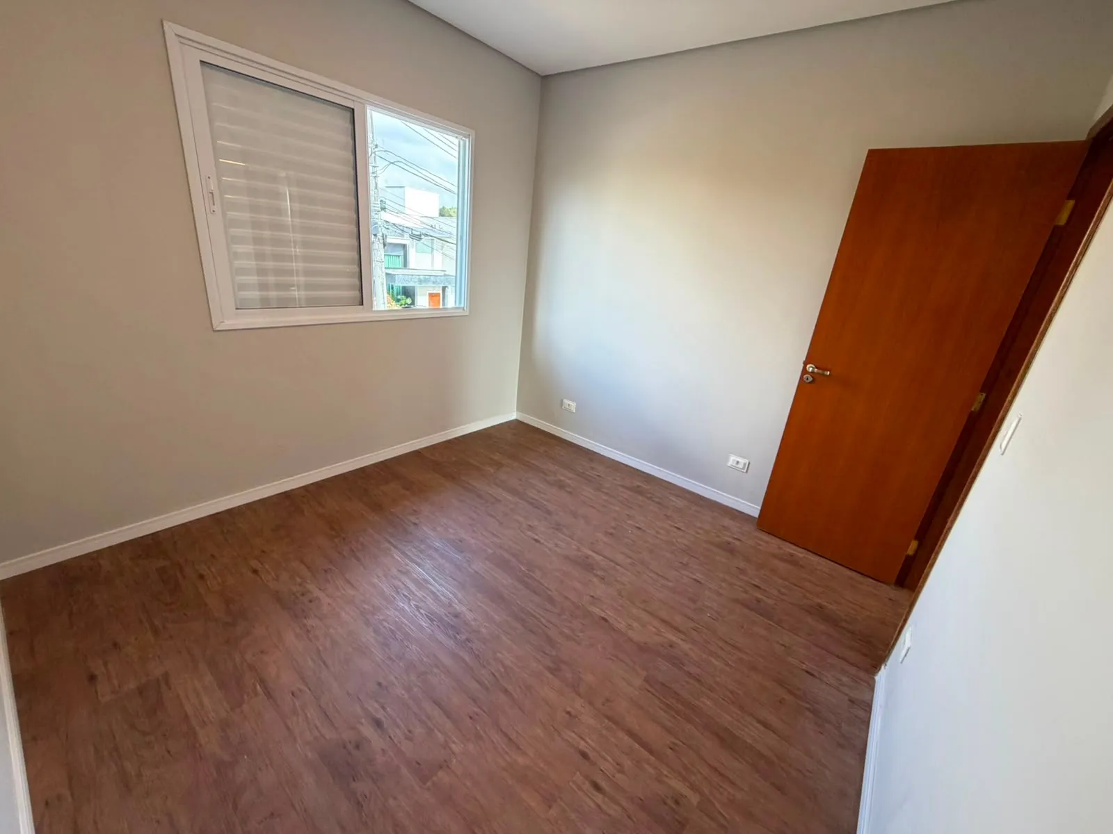 Imagem Casa à Venda, com 3 dormitórios, suíte master com closet, piscina, área gourmet e 147 m², no Golden Park II